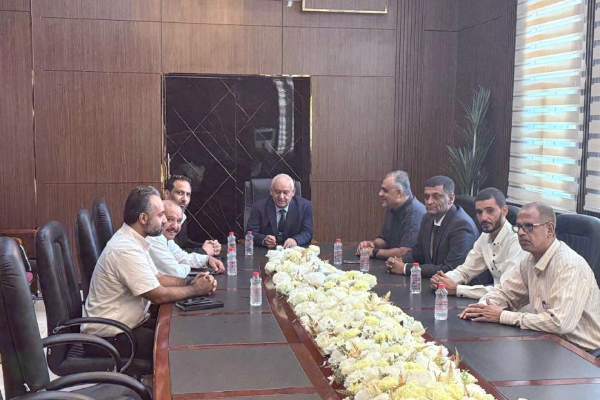وزير الخدمة المدنية  والتأمينات يلتقي قيادة صندوق صيانة الطرق لبحث تعزيز الأداء ...