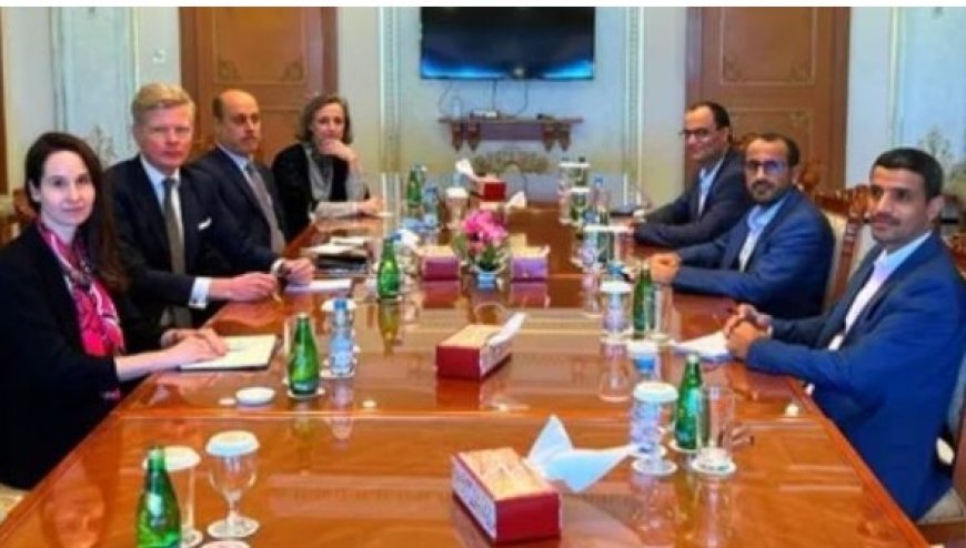 المبعوث الأممي إلى اليمن يلتقي مسؤولين عمانيين وقيادات حو,,ثية في مسقط..