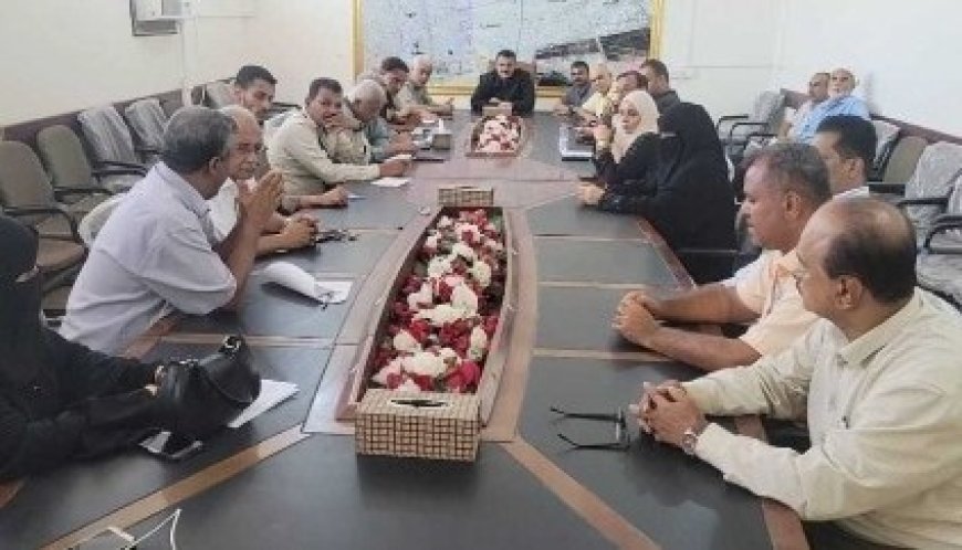 ترأسه مدير عام المديرية أحمد الداؤودي.تنفيذي المنصورة يناقش عدد من القضايا الخدمية والتنموية...