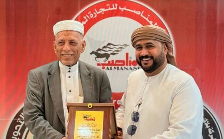 رئيس شركة المناصب للتجارة المحدودة يكرم وزير الأشغال بعدن