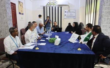 منسق الشؤون الإنسانية في اليمن يزور مؤسسة فتيات مأرب ويطّلع على تدخلاتها ..