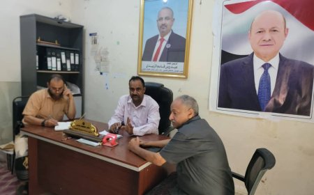 الشاعري والبيدحي يناقشان احتياجات مديرية قعطبة