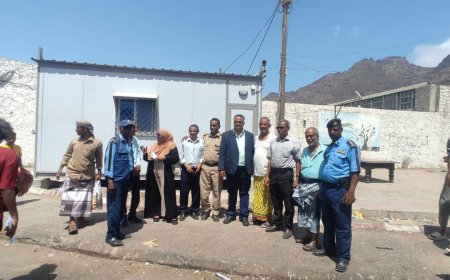 بدعم من مؤسسة SOS مدير عام مديرية التواهي القاضي وجدي الشعبي يدشن افتتاح مكتب المرأة والطفل في اللجان المجتمعية بمديرية التواهي