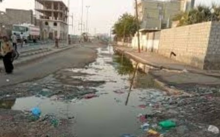اوضاع خدمية متدهوره وانهيار كارثي للصرف الصحي في الحديدة...