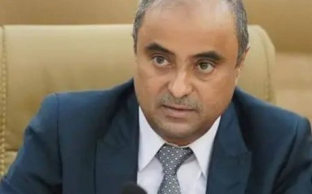 عاجل: من المخزون المتوفر لدى أحد التجار .. رئيس الوزراء يوجه بتزويد كهرباء عدن بوقود إسعافي وعودة السفينة المحملة بالديزل إلى الميناء