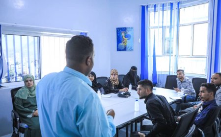 اختتام دورة تدريبية حول أساسيات الصحافة الإنسانية في تعز...