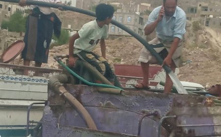 مياه تعز تبدأ تشغيل الآبار لتعبئة الوايتات بسعر مخفض لخدمة المواطنين..