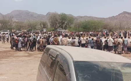 عاجل:تحكيم قبلي ينهي قضية الاعتداء على الشيخ أمين العتش من قبل غسان عبدالحبيب في عدن(صور)