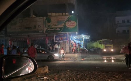 عاجل: حريق هائل يلتهم بقالة في عدن ومصدر يكشف السبب(صور أولية)