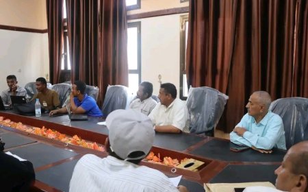 جامعة الحديدة تناقش مشاريع تخرج طلاب قسم الحاسوب..