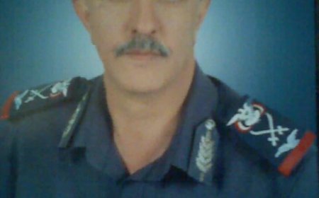 عاجل: عقب ساعات من غارة جوية إسرائيلية على صنعاء..جماعة الح'وثي تتلقى خبر محزن بوفاة أحد أعمدة القوات الجوية