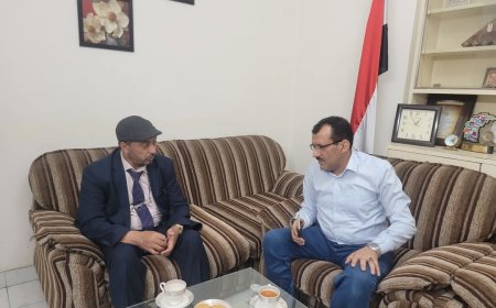 المستشار المخلافي يلتقي رئيس جامعة البيضاء
