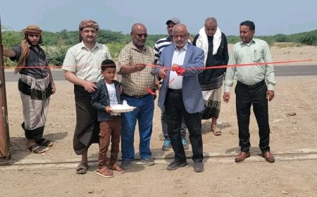محافظ الحديدة يدشن العمل في شركة "بمن توداي" لتموين السيارات بالغاز في الخوخة...