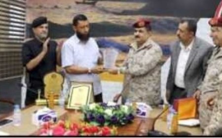 وزير الدفاع يشهد مراسم الاستلام والتسليم لفرع المؤسسة الاقتصادية في العاصمة عدن..