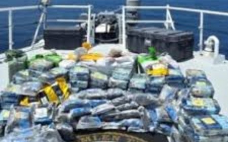 القوات البحرية المشتركة تحبط عملية تهريب مخدرات في طريقها للحو,,ثيين ..