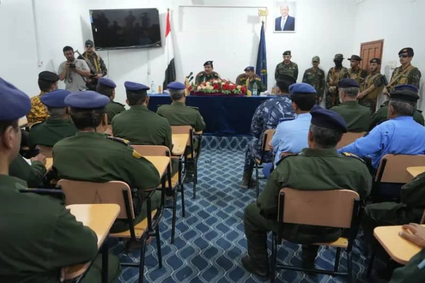 وزير الداخلية في زيارة تفقدية لشرطة محافظة مأرب 