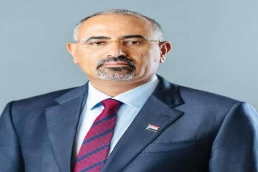 عضو الرئاسي الزُبيدي يُعزّي بوفاة الشيخ عبدالرحمن حجري..