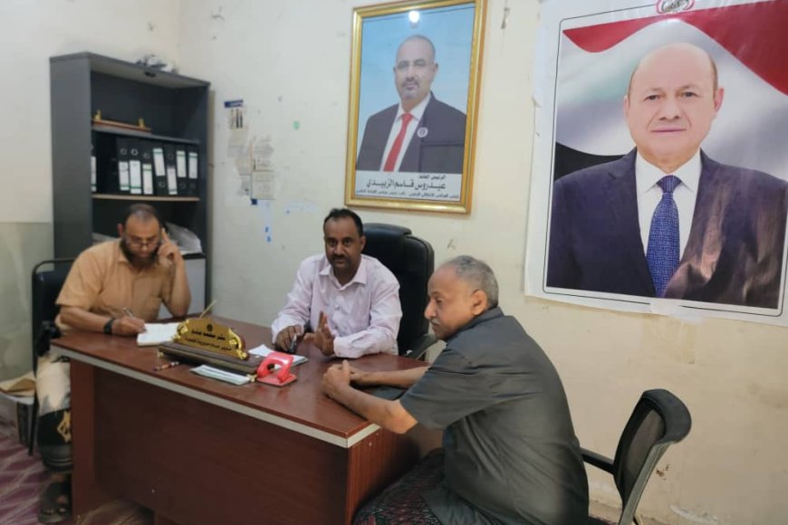 الشاعري والبيدحي يناقشان احتياجات مديرية قعطبة