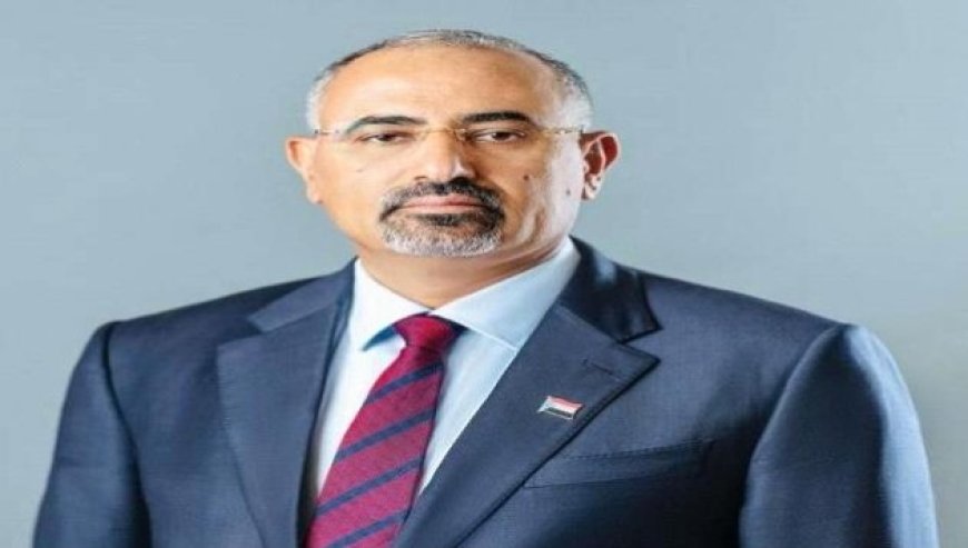 عضو الرئاسي الزُبيدي يُعزّي بوفاة الشيخ عبدالرحمن حجري..