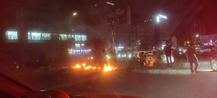 عاجل:غاضبون يقطعون شارع رئيسي في عدن(صورة أولية )