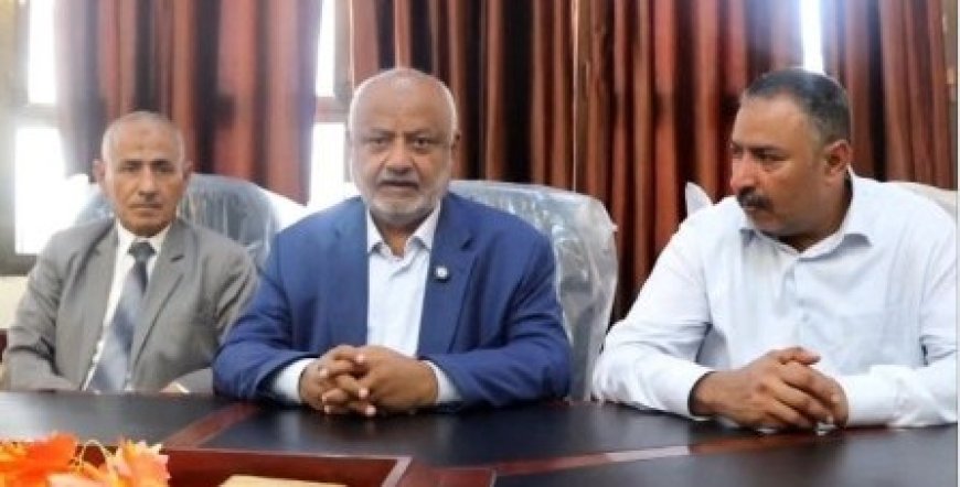 محافظ الحديدة بدشن امتحانات الفصل الدراسي الثاني في جامعة الحديدة..