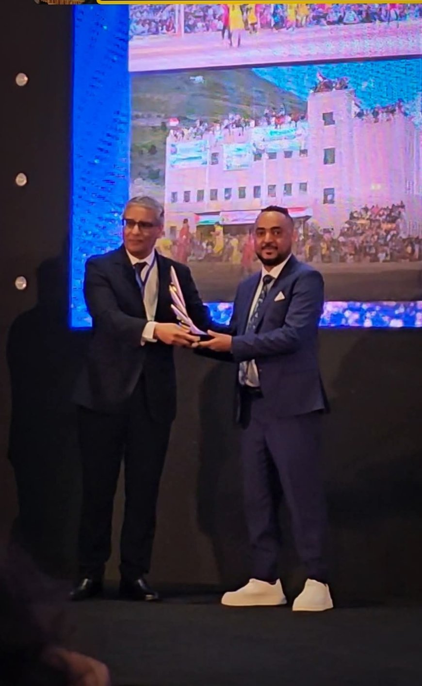عاجل: مصور يمني يتوَّج بالمركز الأول عالميا في التصوير الرياضي(تعرف عليه)