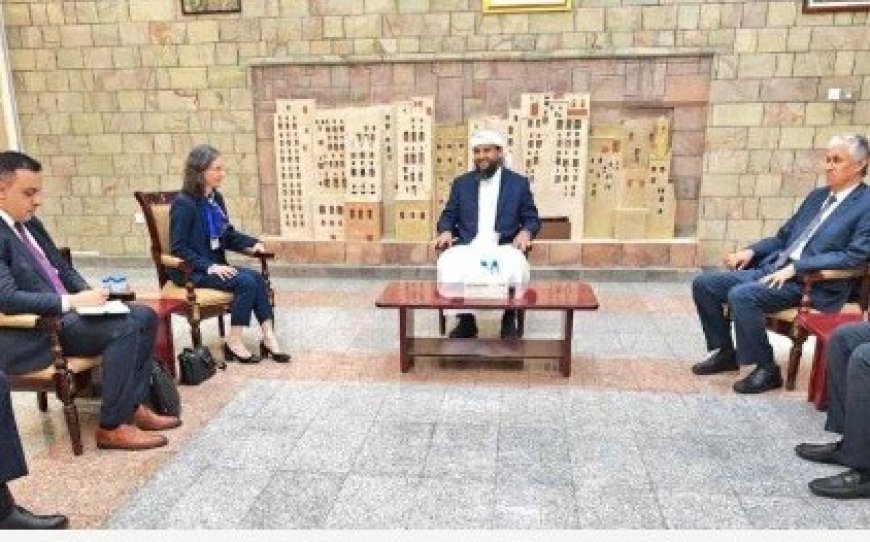 عضو الرئاسي المحرمي يشيد بمواقف فرنسا الداعمة لليمن ..
