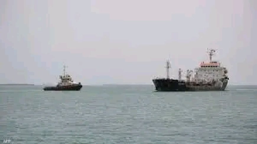 الحو,,ثيون يمنعون مغادرة أربع سفن بضائع من ميناء الحديدة..