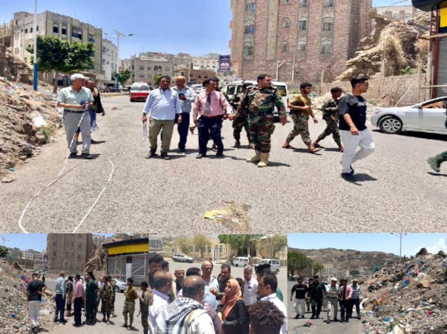 مديرية القاهرة وصندوق النظافة بتعز يدشّنون حملة لرفع المخلفات وفتح شارع جولة الكهرباء..