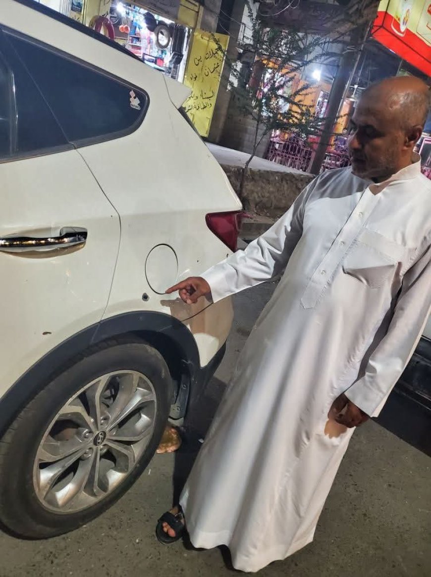 عاجل:رصاص طائش تصيب سيارة دكتور شهير في تعز (صورة)