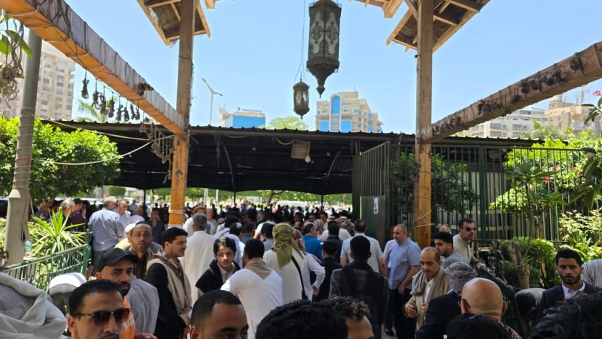 عاجل: الصلاة على جثمان شيخ قبلي بارز من صنعاء في القاهرة قبل نقله إلى الوطن