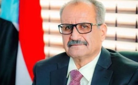 فضل الجعدي يغرد حول علاقة الأزمات الإقتصادية والصراعات السياسية بالسلطات العاجزة..