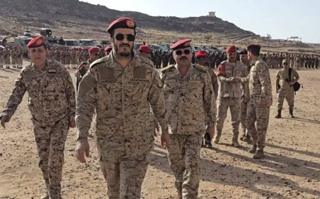 أركان الحزام الأمني بعدن يتفقد المواقع الأمنية ويشيد بصمود الجنود وجهوزيتهم...