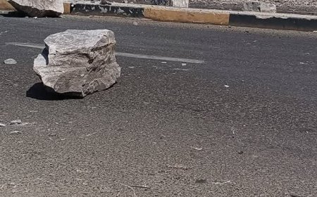 العناية الإلهية تنقذ المارة من كارثة محققة في طريق المعلا – كريتر في عدن (صور)