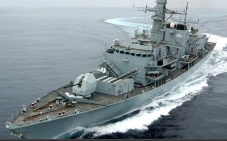 البحرية البريطانية تحذر من مخاطر الإبحار قرب ميناء الحديدة ..