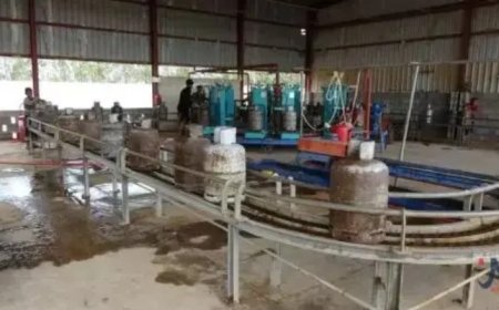 السلطة المحلية بالحديدة توفر الغاز وتضبط المخالفين رغم تعثر وصول كافة المقطورات...