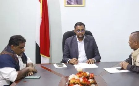 وكيل الحديدة يبحث مع مدير منظمة رؤيا أمل مشاريع المياه في مدينة الخوخة...