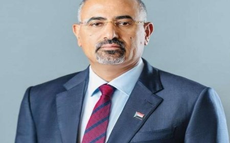 بوفاة والده.. اللواء الزُبيدي يُعزّي قائد الحزام الأمني بيافع ....
