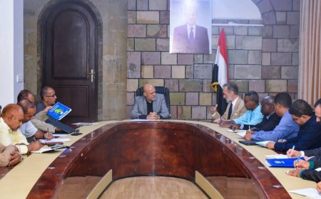 محافظ تعز يبحث مع الممثل المقيم للأمم المتحدة المعالجات لتخفيف أزمة المياه..