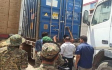 الأجهزة الأمنية في لحج بالتنسيق مع نيابة الأموال ومكتب الصحة تضبط 3 حاويات أدوية مخالفة في محافظة لحج ...