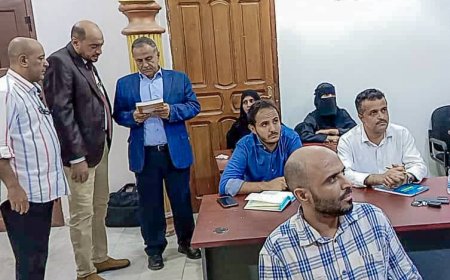 رئيس جامعة عدن يتفقد تدشين برنامج اللقاءات التعليمية المباشرة بكلية العلوم الاجتماعية والإنسانية