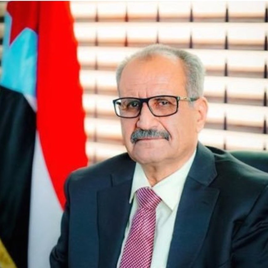فضل الجعدي يغرد حول علاقة الأزمات الإقتصادية والصراعات السياسية بالسلطات العاجزة..