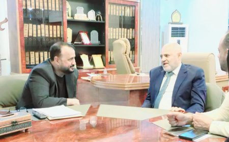 وزير الأشغال العامة و الطرق يناقش مع محافظ تعز إستكمال مشاريع الطرق الحيوية في المحافظة