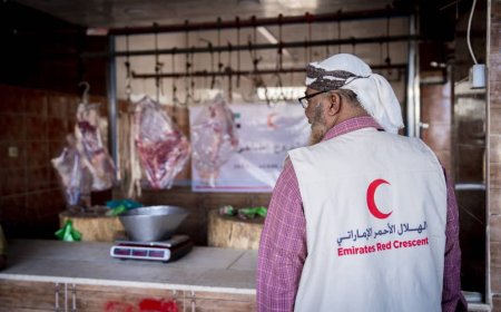هيئة الهلال الأحمر الإماراتي تدشن مشروع توزيع أضاحي العيد للأسر الأشد احتياجاً في عدن ولحج..