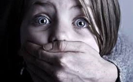 لا يصدق ماحدث..محاولة اختطاف طفل في أحد محلات حدة بصنعاء.. والده يعثر عليه مخدّراً تحت الملابس(تفاصيل صادمة)