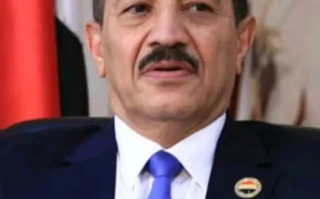 السلطات الأمنية في مطار العاصمة عدن توقف الوزير الحو,,ثي السابق هشام شرف...