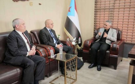 نائب رئيس الهيئة الوطنية للإعلام الجنوب يلتقي وفد منتدى الشرق الأوسط في العاصمة عدن