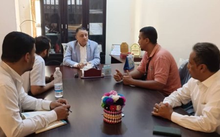 أمين عام المجلس المحلي "الحامد" يناقش تنفيذ مشروع نبني مع مؤسسة شباب أبين بالشراكة مع منظمة صناع النهضة