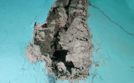 صاعقة تضرب منزلًا في وادي سر بحضرموت(صور)