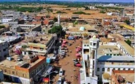 خطيب الجمعة بزنجبار يحذر من خطر حمل السلاح في الأماكن العامة..